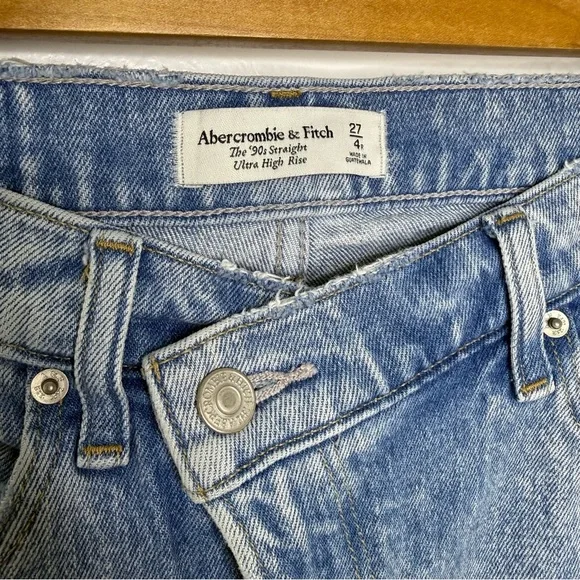 ABERCROMBIE The 90’s Straight Ultra High Rise Jeans - Picture 4 of 6